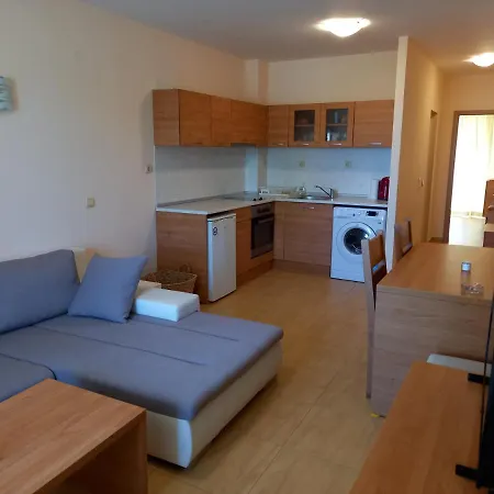 апартамент в комплекс Golden Beach, Sunny شقة *
