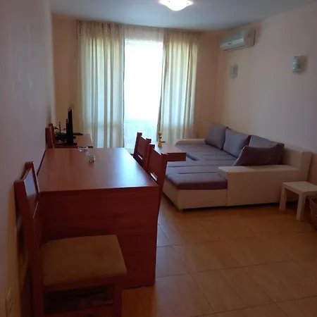 شقة апартамент в комплекс Golden Beach, Sunny